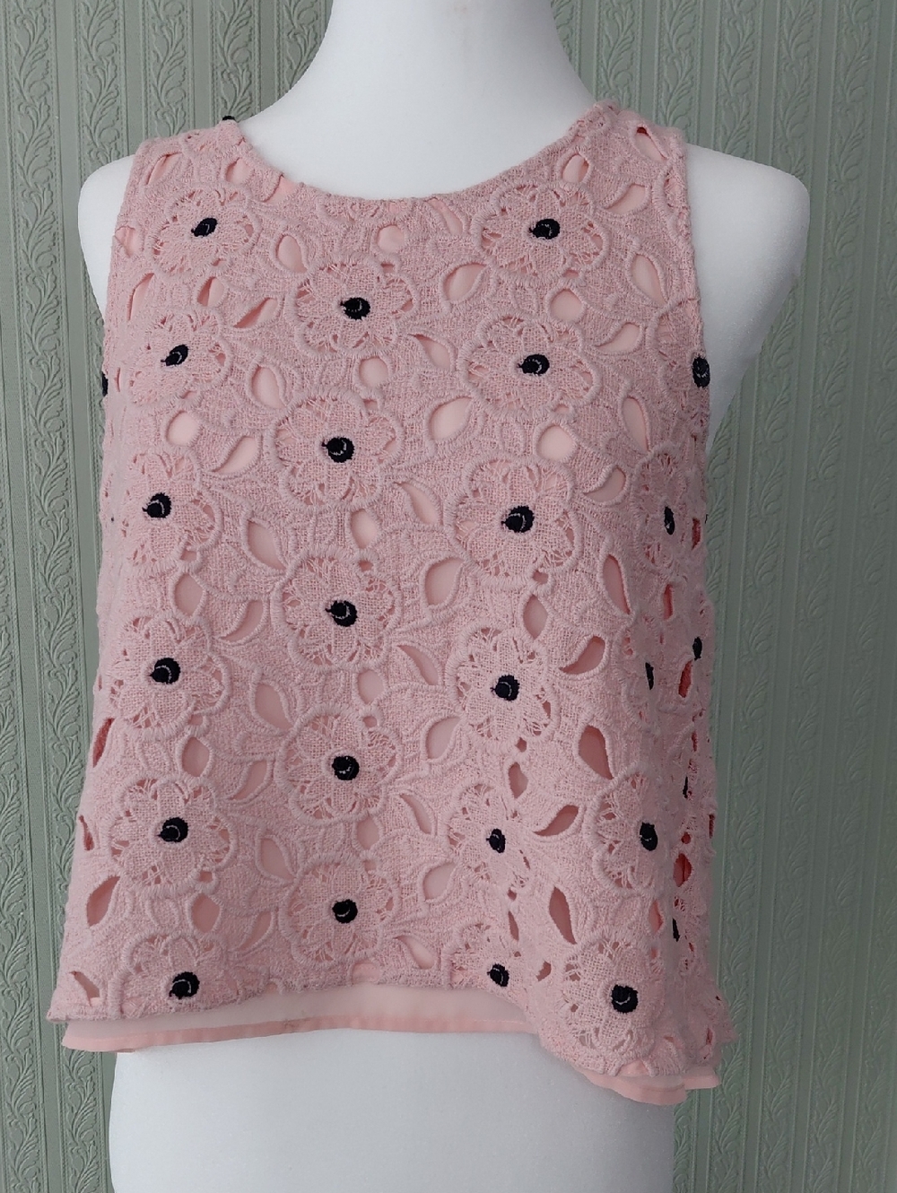 ANN TAYLOR Pink Floral Lace Sleeveless Top Chic Clasy Whimsical Small
